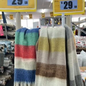 Scarves - 20% Cashmere / 80% Polyester - 180cm wide x 52cm wide